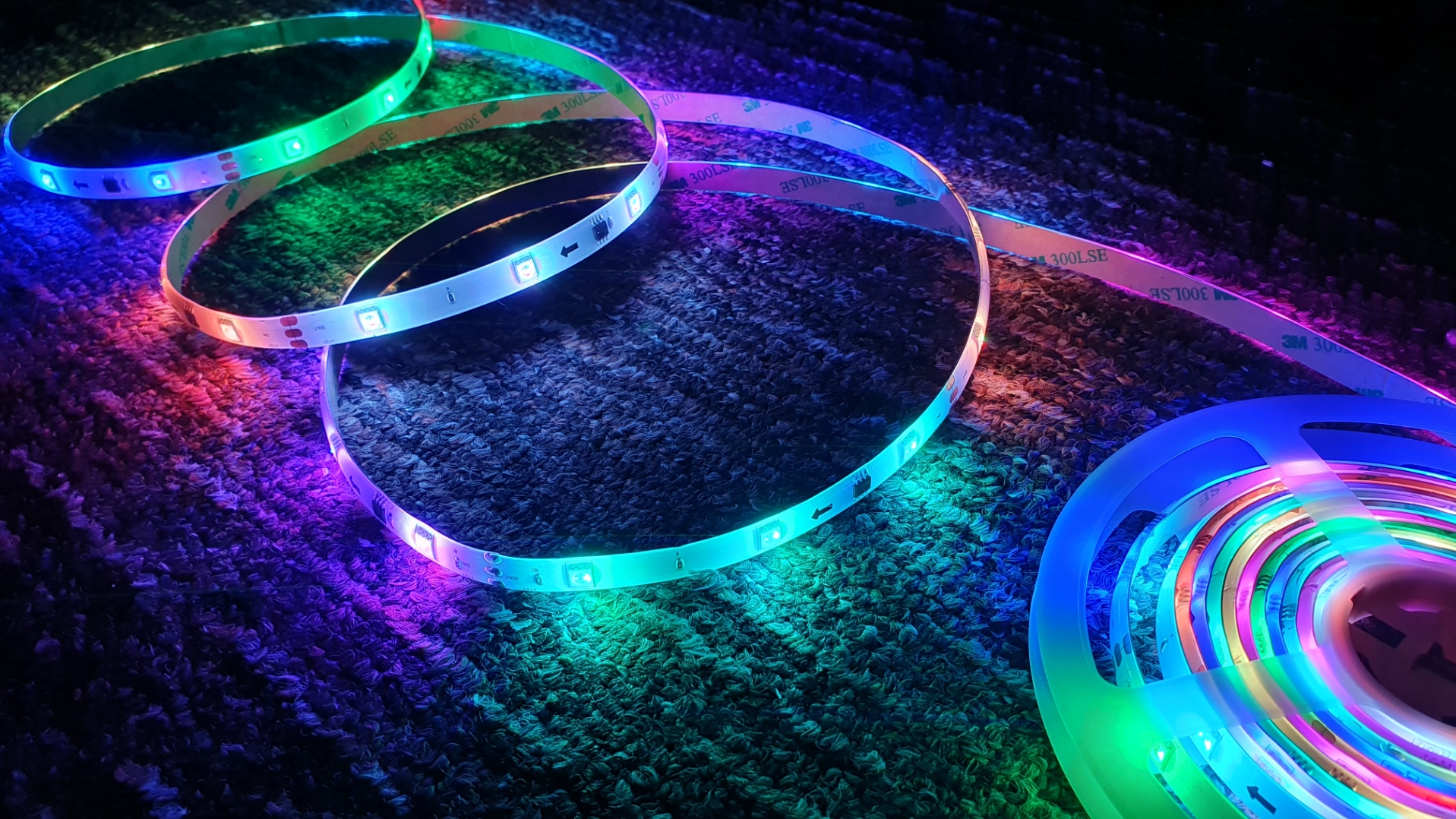 Digitální LED pásek se spoustou barev